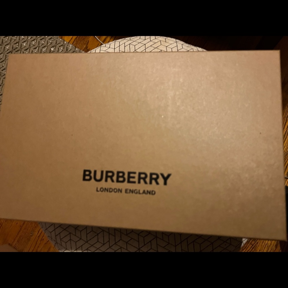 Burberry Icon Stripe Sandals (Size 40) - Picture 11 of 12